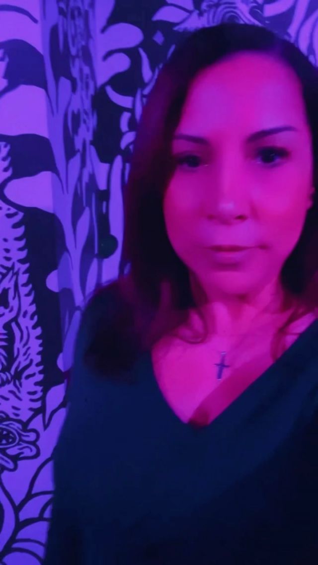 Step into a whole new universe, a dystopian world or utopian world, depending on how you view it. Either way, you will have left planet earth and journey into the most AMAZING immersive art exhibition I have ever experienced. @meow__wolf in Denver is NOT to be missed. 👽 💫 🪐
I hear that their exhibits in Santa Fe and Las Vegas are just as mind blowing! #michelleriveralifestyle #meowwolfdenver #meowwolf